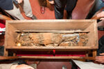 14034251738 da9e2d081e c Dentro l'archeologia. Scoperto un tesoro medievale nella tomba dell'imperatore Enrico VII a Pisa: ecco le straordinarie immagini e il video