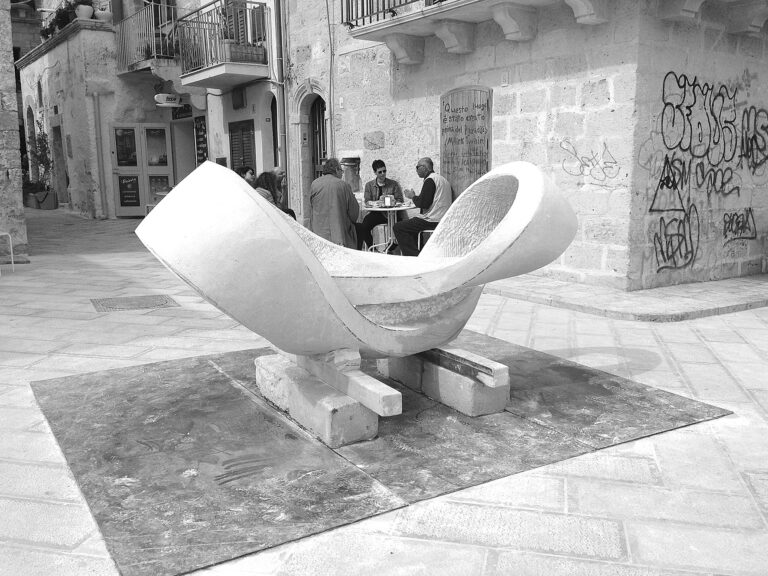 141 L’ Eterno Presente di Giampietro Carlesso: una scultura in progress, in un laboratorio a cielo aperto, a Polignano a Mare. Tutte le foto dell’evento