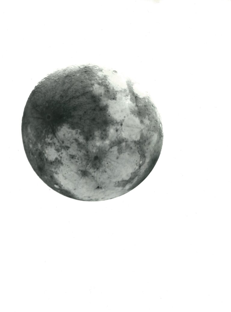 5. Alessandro Sciaraffa Catturare il riflesso della Luna in un assolo di chitarra elettrica 2014 Alessandro Sciaraffa: quando la Luna risponde