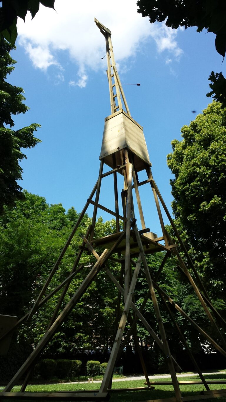 Duilio Forte Sleipnir Park Riapre lo zoo di Milano ai Giardini di Porta Venezia. Ma gli “animali” sono opere dell'artista-designer Duilio Forte: che prendono vita con un tweet…