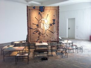 Berlin Updates: edizione dimessa dell’ottava Biennale berlinese. Ecco la prima gallery video-fotografica dai KunstWerke