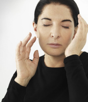 Com’era, insomma, questa nuova performance di Marina Abramovic? La risposta in rete: ecco lo storify dedicato all’evento londinese