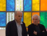 Massimo Minini e Daniel Buren M come Massimo (e come Minini). Due mecenati donano alla Triennale di Milano l’opera site specific dedicata da Daniel Buren al grande gallerista: ecco le immagini della cerimonia