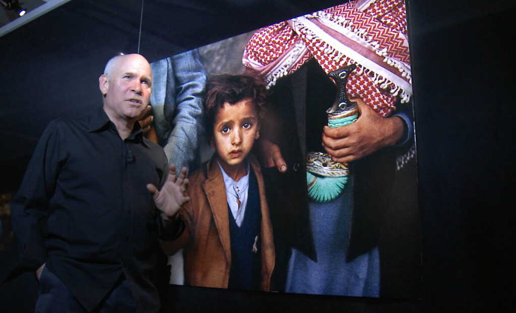 Sky Arte update: a Perugia con Steve McCurry. Ecco lo speciale “Grandi Mostre” per il progetto che il fotografo ha dedicato all’Umbria