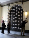 P1260683 Svelata la scultura che Jannis Kounellis dona al Policlinico di Milano: dalla vendita dei suoi multipli 90mila euro per la ricerca scientifica