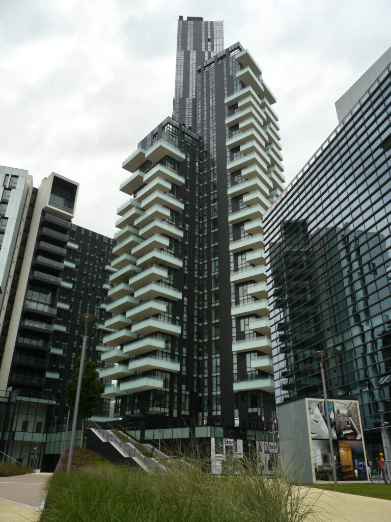 P1260714 Milano: dopo quella intitolata a Gae Aulenti ecco piazza Alvar Aalto e piazza Lina Bo Bardi. Fotogallery dall’apertura dell’area Porta Nuova Varesine