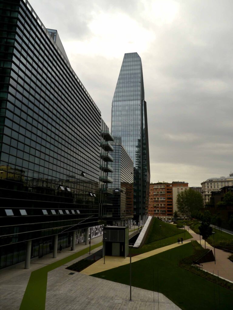 P1260797 Milano: dopo quella intitolata a Gae Aulenti ecco piazza Alvar Aalto e piazza Lina Bo Bardi. Fotogallery dall’apertura dell’area Porta Nuova Varesine