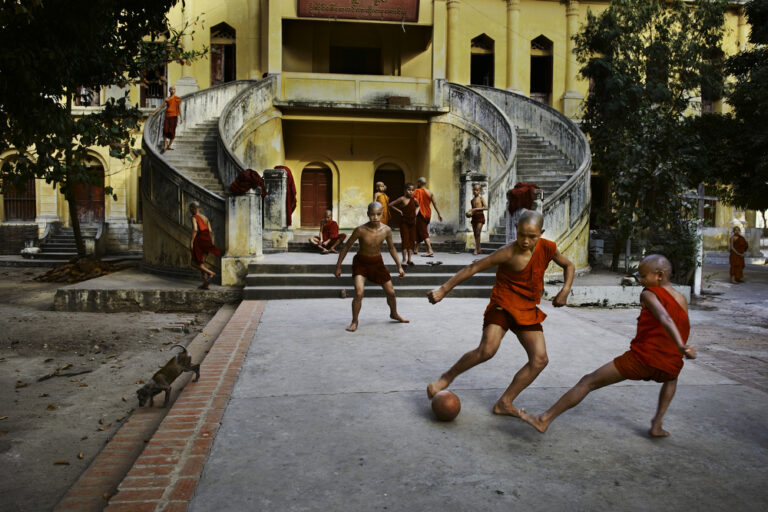 Power of 10 ADPLOG Torino ©SteveMcCurry 2 Il calcio fotografato da Steve McCurry. Immagini in anteprima dalla mostra Power of 10, a Torino: un’idea di Alessandro Del Piero presentata nel suo spazio ADPLOG