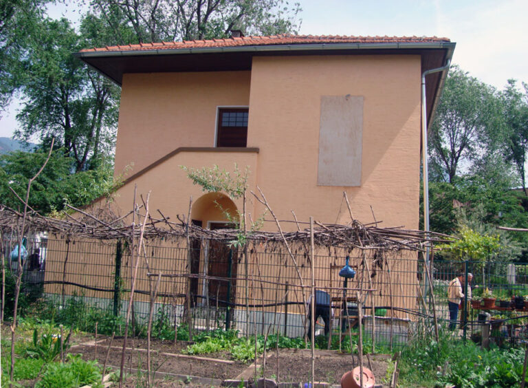 Ultima Casetta semirurale Don Bosco A Bolzano il Cubo Garutti diventa Hotel Cubo. D’artista