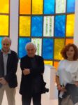 Un momento della cerimonia alla Triennale di Milano M come Massimo (e come Minini). Due mecenati donano alla Triennale di Milano l’opera site specific dedicata da Daniel Buren al grande gallerista: ecco le immagini della cerimonia