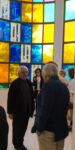 Un momento della cerimonia alla Triennale di Milano M come Massimo (e come Minini). Due mecenati donano alla Triennale di Milano l’opera site specific dedicata da Daniel Buren al grande gallerista: ecco le immagini della cerimonia