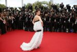 cannes film festival Cannes Updates: non c’è festival senza red carpet. I look di attrici, giurate, ospiti, modelle. Tra chi fa e chi strafa…