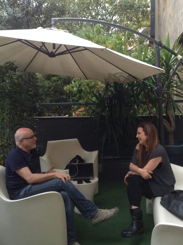 tsibi geva e giorgia calò in conversazione. photocredits valentina funaro Aspettando Tsibi Geva al Macro Testaccio. Una conversazione tra l’artista israeliano e la curatrice, Giorgia Calò: riflessioni tra pittura informale e scultura razionalista