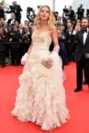 valeria marini Cannes Updates: non c’è festival senza red carpet. I look di attrici, giurate, ospiti, modelle. Tra chi fa e chi strafa…