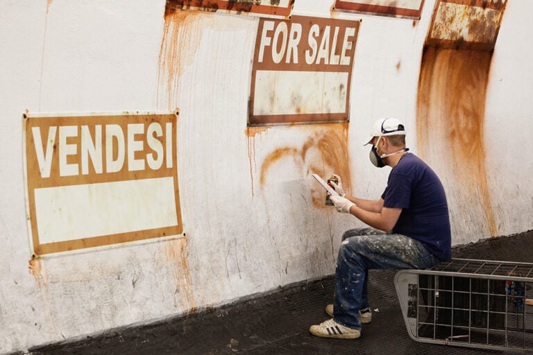 19 making of spagna metro carlo taccari La metropolitana di Roma? Si trasforma in museo. Lucamaleonte, Tellas, Andreco, Eron, Jaz: cinque street artist completano i murales della stazione Spagna