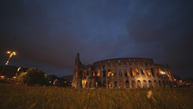 28 Sky Arte lancia le Sette Meraviglie. Le bellezze d'Italia raccontate in HD, con una serie di documentari inediti. Dalla Valle dei Templi fino al Colosseo