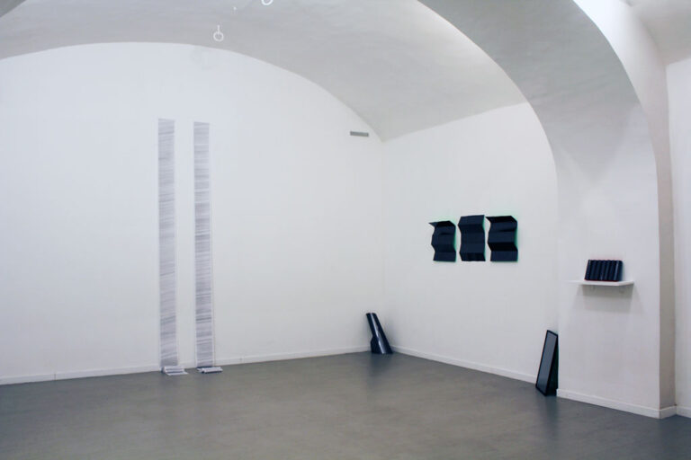 Charley Peters installation view 2 I mille volti del disegno. A Roma