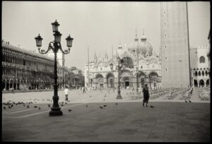 Jirô Taniguchi e Mariano Fortuny, insieme chez Vuitton. A Venezia