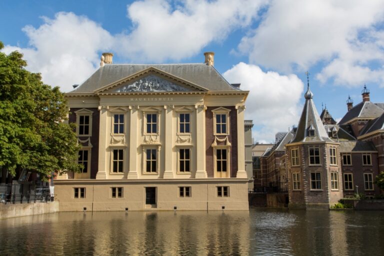 Il nuovo Mauritshuis 19 Il Museo Mauritshuis riapre. Alla presenza del re