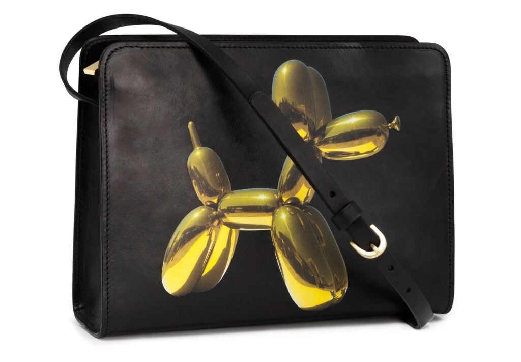 La Koons-mania arriva fino ad H&M. Accordo fra l’artstar americana e la catena di abbigliamento pop-chic: in arrivo una mostra e una borsa dog-costumized…