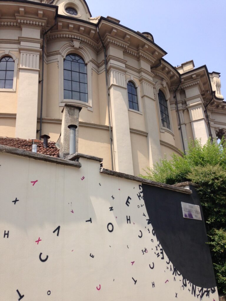 Opiemme Irradiation MAU Torino photo Claudia Giraud 5 Tour di street art al MAU di Torino. Nuove opere al Museo d’Arte Urbana. Con il Moby Dick di Opiemme in stile street poetry e i murales di Xel: ecco le immagini