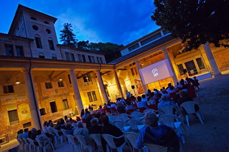 Punto Proiezione Centrale… tra poco si inizia Mark Gill, dalla Notte degli Oscar alla soirée del Festival Alto Vicentino: vincitore del premio per il miglior corto. Incoronata anche l’italiana Lorenza Indovina