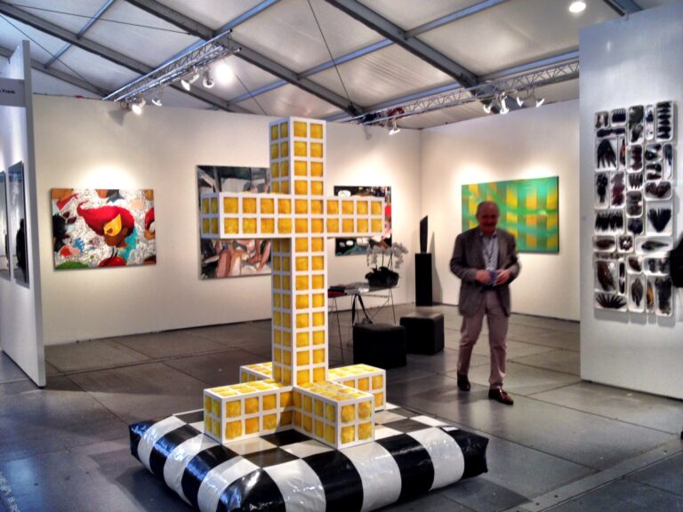 Scope 2014 Basel 7 Basel Updates: gran caos e gran confusione, sebbene voluti. Ecco tutte le foto da Scope, in una tensostruttura lungo il Reno la fiera collaterale più incasinata che ci sia