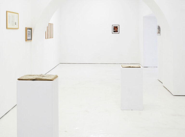 Viaggio al termine della parola veduta della mostra alla Galleria Tiziana Di Caro Salerno 2014 – Courtesy Galleria Tiziana Di Caro 11 Scambio aperto fra arte e scrittura. A Salerno