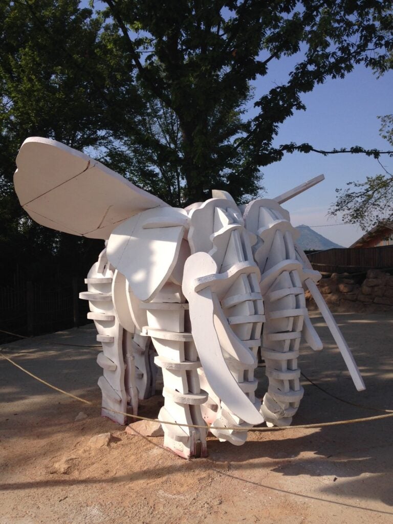 Il bestiario fantastico di Zoomaginario. Arte contemporanea tra lemuri e giraffe nel bioparco Zoom di Cumiana. In collaborazione con Paratissima di Torino