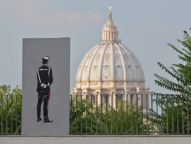 banksy roma 4 Banksy a Roma? Avvistate sue opere sui muri della Capitale. Ed è giallo, tra un sito fake e uno sticker di Mauro Pallotta