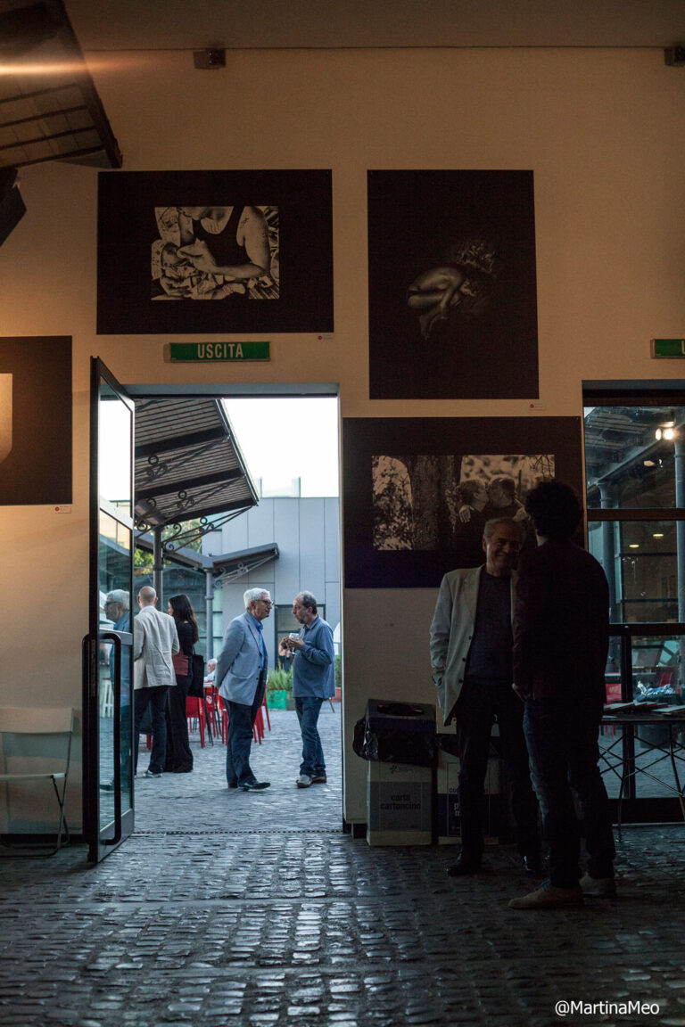 opere studenti rufa 2 Una notte con RUFA. L’anno accademico si chiude con spettacoli, video mapping, progetti benefici, live media. Tutte le foto dell’evento all’ex Mattatoio di Roma