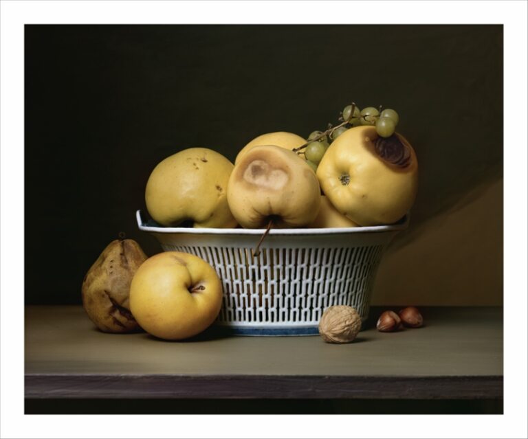 Apples in a Porcelain Basket15x18 800x666 Celant presenta a Milano Arts&Food, la mostra della Triennale per Expo2015. E dipana in video le polemiche sul compenso da 750mila euro