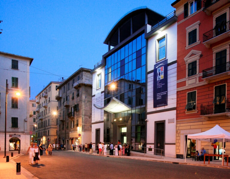 CAMeC Estate mediterranea, il distretto artistico versiliano si amplia fino a La Spezia, con la collaborazione fra CAMeC e Database