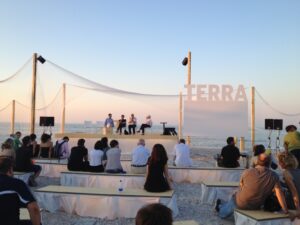 Demanio Marittimo cerca protagonisti. L’evento culturale di luglio sulla spiaggia di Senigallia lancia i bandi per allestimenti, street food e merchandising