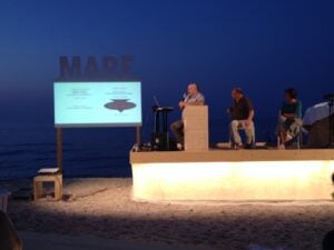 Arte, architettura, design, food. E storie di capodogli: in altre parole Demanio Marittimo km 278, la lunga notte bianca sulla spiaggia di Senigallia. Ecco tante immagini della quarta edizione…