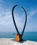 Eliseo Mattiacci Misurazione dei corpi celesti 2003 2004 Estate mediterranea, il distretto artistico versiliano si amplia fino a La Spezia, con la collaborazione fra CAMeC e Database