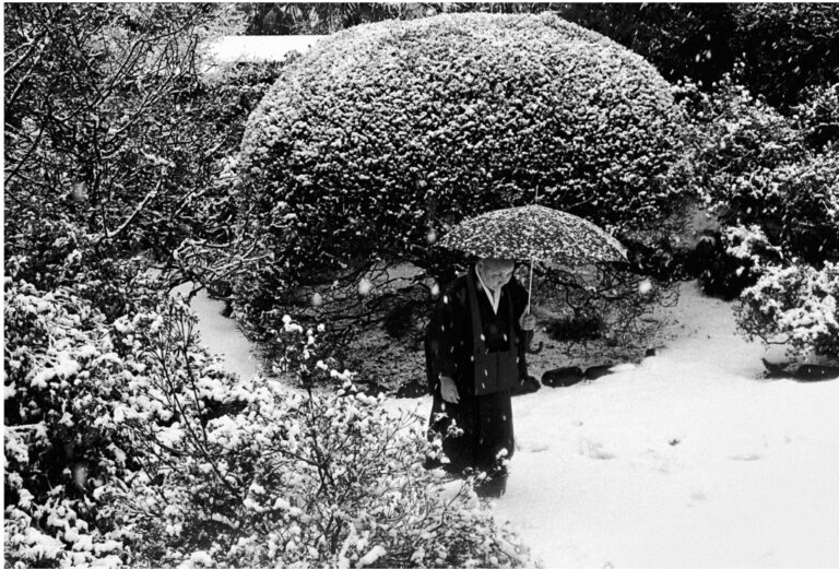 Ferdinando Scianna Osaka Giappone 1971 Courtesy of Artistocratic Profumo di Sicilia. Ferdinando Scianna a Roma