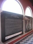 Il pannello introduttivo e unico a corredo della mostra di Carrara Michelangelo 450: tante copie, poca originalità