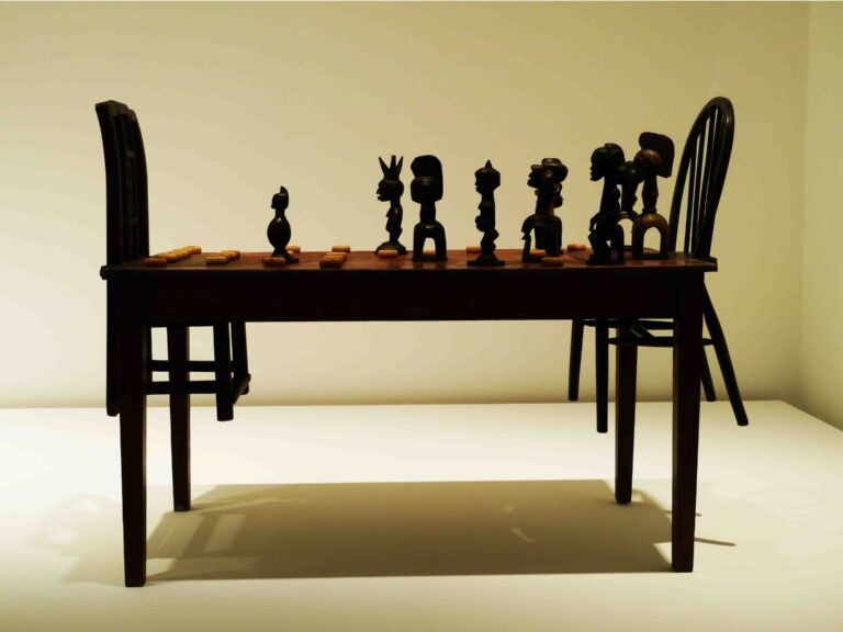 Il tavolo di Chen Zhen Martin Bethenod racconta a Monaco la collezione Pinault: ampia fotogallery e intervista al curatore di ARTLOVERS, mostra “greatest hits” con diversi inediti