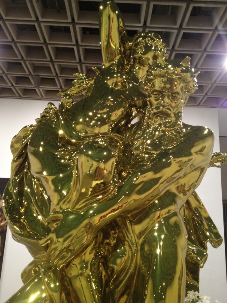 Jeff Koons Whitney Museum New York 2 Racconto per immagini da una passeggiata a Koons-city. Ovvero New York, invasa dal superEgo del Jeff nazionale: dal Whitney Museum al Rockfeller Center, fino ad H&M