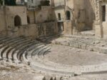 Lecce Teatro romano Luigi Presicce e Oh Petroleum a Lecce, con Il Giudizio delle Ladre. Simboli mistici e visioni fantastiche: una performance al Teatro Romano