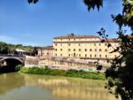 Lo stato dei muraglioni del Tevere in corrispondenza del Complesso di San Michele 2 Clamoroso a Roma. Scoperto il vero motivo del niet di Soprintendenze e Direzioni Regionali al murale di William Kentridge sui muraglioni del Tevere