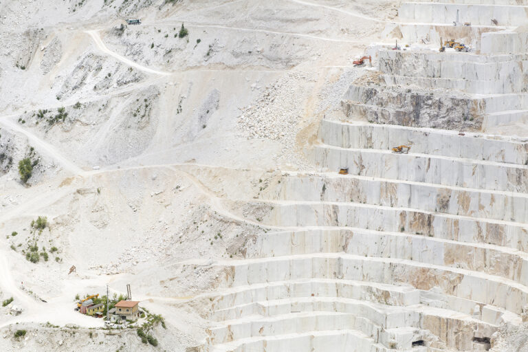 MassimoSiragusa CAVE11 Marble Weeks 2014, da Michelangelo a Fabio Mauri. Il tour a Carrara e le interviste