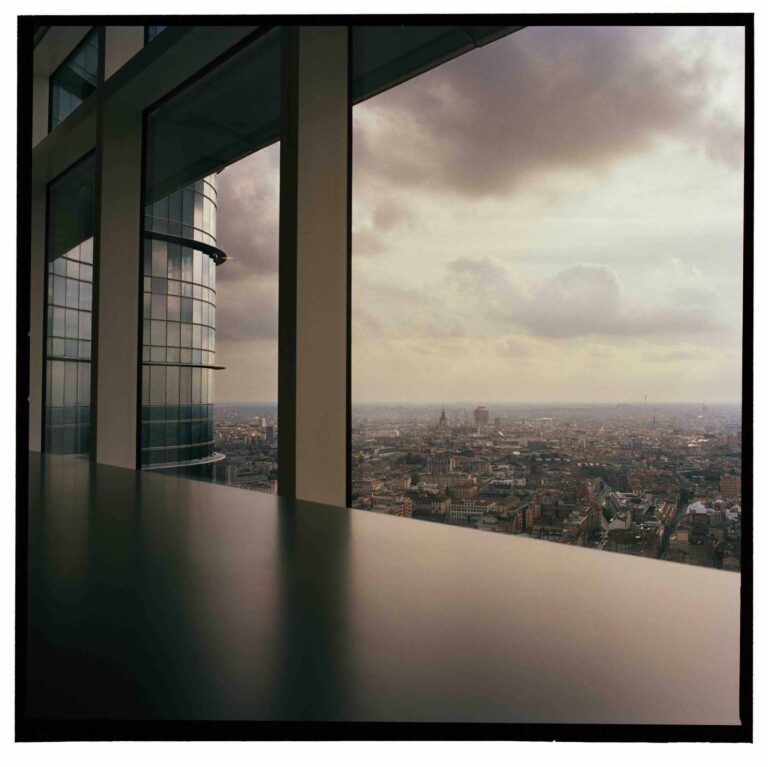 Milano vista dallUniCredit Tower foto di Sonia Marin UniCredit Tower, lo skyline di Milano nelle fotografie di Sonia Marin. E intanto la banca pensa ad una nuova sede per Roma