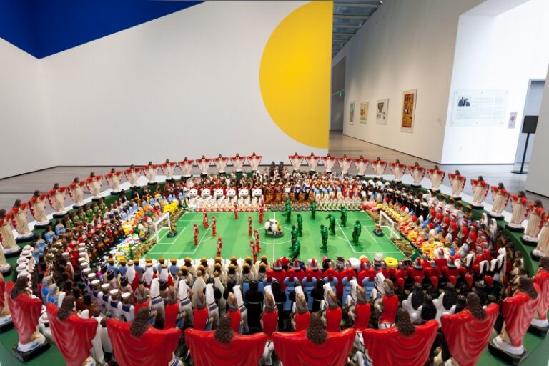 Nelson Leirner Maracanã 2003 – veduta dell’installazione al LACMA L’arte e “il bel gioco”. L’omaggio del Lacma ai Mondiali di calcio in Brasile