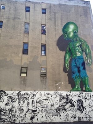Street art a Little Italy. LISA project ridisegna la vocazione dell’area newyorkese: non solo ristoranti glam, ma ai muri opere di Ron English, Logan Hicks, e anche Alice Pasquini e Ozmo