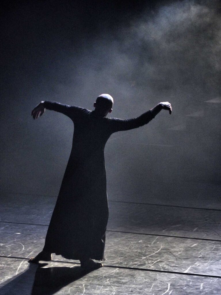 foto Romano Magrone 1502 Mephisto Waltz. Il teatro fisico dei russi Derevo in scena a Pergine