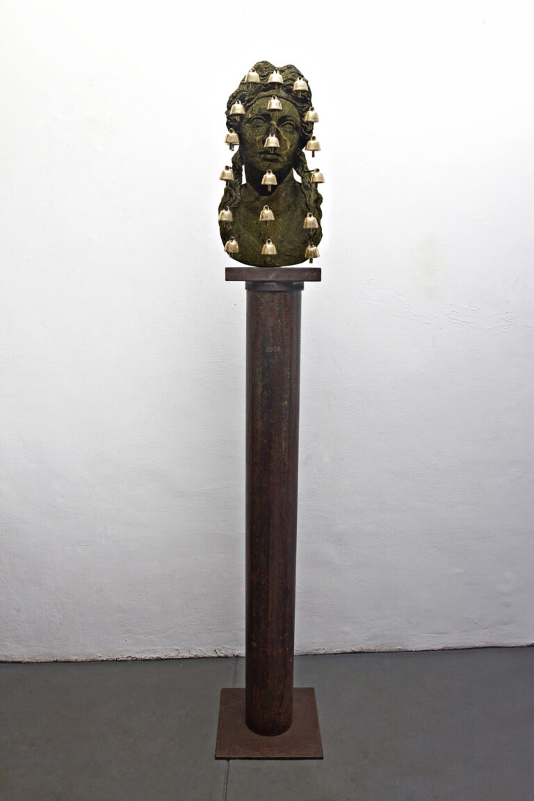 3. Filippo Sciascia GREMANO ESIATICO 3 Oil Painting On Wood Balinese Leaf Balinese Ceremonial Bronze Bells and Iron 210 x 30 cm 2013 courtesy Galleri Poggiali e Forconi Filippo Sciascia in versione estiva. All’Ex Marmi di Pietrasanta