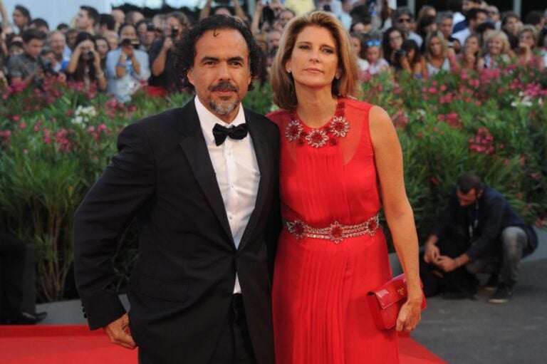 Alejandro Gonzalez Inarritu e Maria Eladia Hagerman Venezia Updates: bellezze ai red carpet. Tra la divina Emma Stone e la geniale Sandy Powell, spuntano pure la D'Urso e la Santanché...