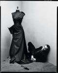 Charles James fotografato da Irving Penn Al ballo con Charles James, l’architetto-couturier. New York celebra il re degli abiti da sera